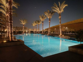 Carrara White 3BR APT W/Garden view and Pool